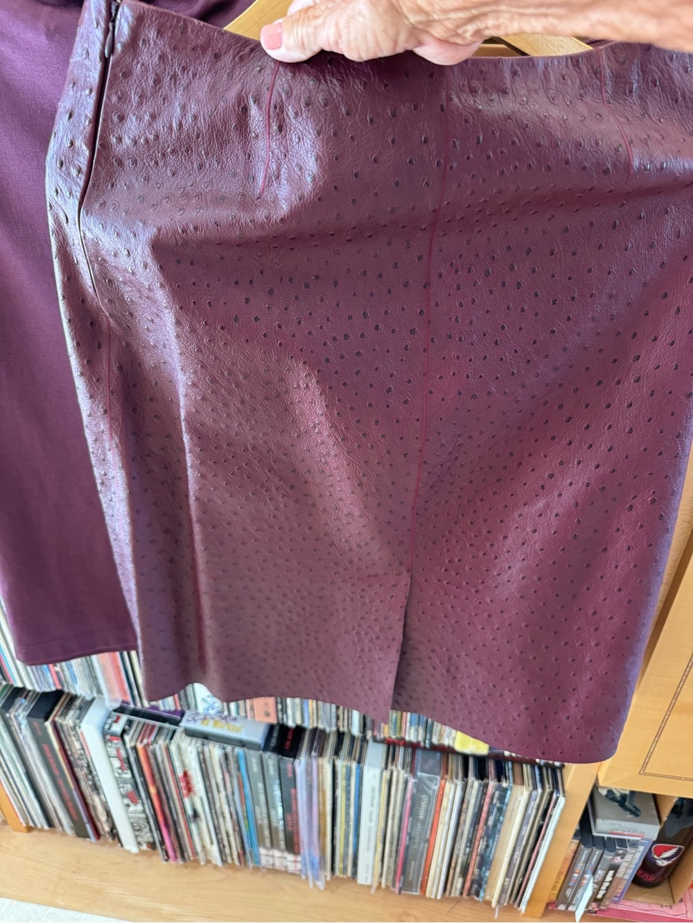 PRICE DROP: BERGDORF GOODMAN,6, LINED, Wine-Red OSTRICH-EMBOSSED CALF LEATHER ST - Picture 6 of 12